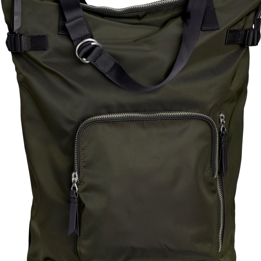 Convertible design lets you switch between tote- and backpack-style carrying.